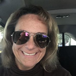 Meet your Posher, Dana